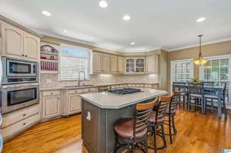 5162 Lake Crest Circle Hoover AL 35226