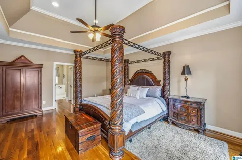 5162 Lake Crest Circle Hoover AL 35226