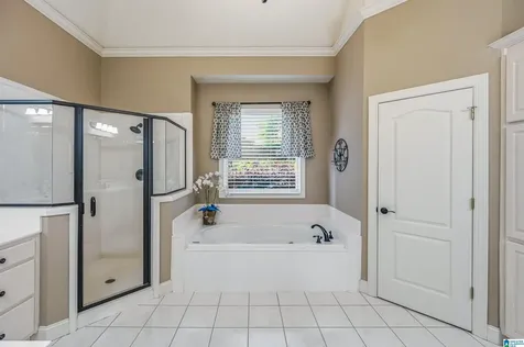 5162 Lake Crest Circle Hoover AL 35226