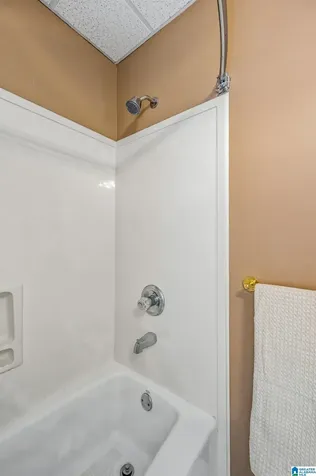 5162 Lake Crest Circle Hoover AL 35226