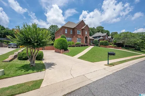 5162 Lake Crest Circle Hoover AL 35226