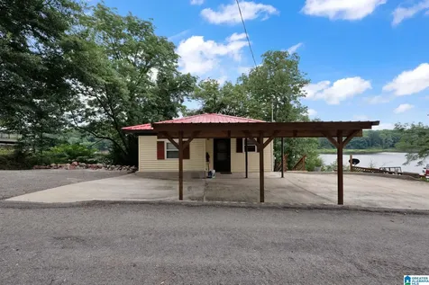 142 Riverside Drive Bessemer AL 35023