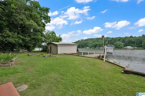 142 Riverside Drive Bessemer AL 35023