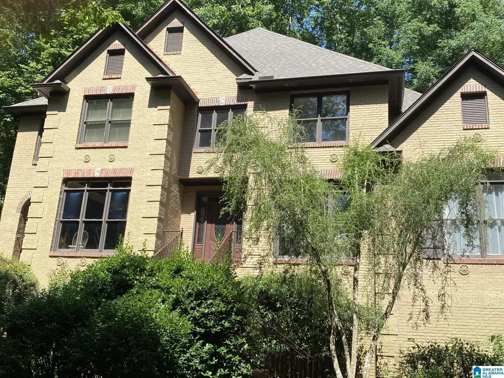 1207 Lake Forest Circle Hoover AL 35244