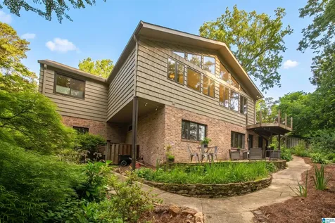 2557 Mountain Woods Drive Vestavia Hills AL 35216