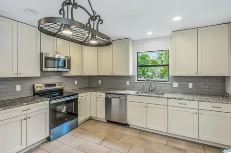 132 Portsouth Lane Alabaster AL 35007
