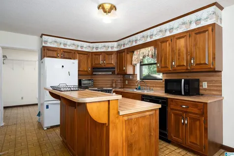 1613 Glenridge Circle Bessemer AL 35022