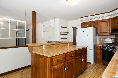 1613 Glenridge Circle Bessemer AL 35022