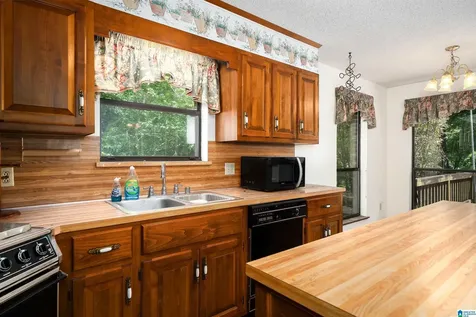 1613 Glenridge Circle Bessemer AL 35022
