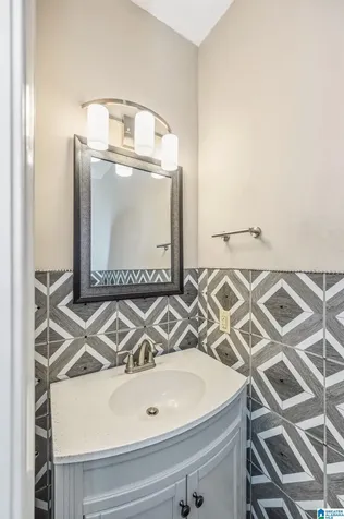 1717 Ashley Wood Place Vestavia Hills AL 35216