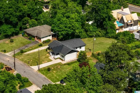 605 Manchester Lane Homewood AL 35209