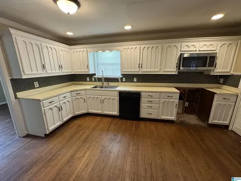 2312 6th Place NW Center Point AL 35215