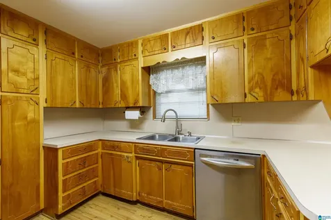 1004 Normandale Circle Bessemer AL 35023