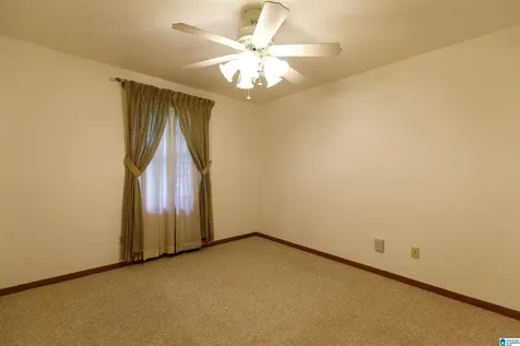 1004 Normandale Circle Bessemer AL 35023