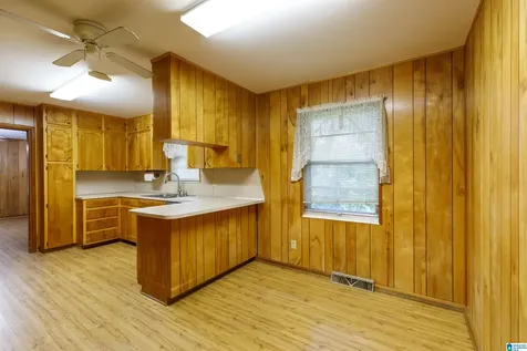 1004 Normandale Circle Bessemer AL 35023