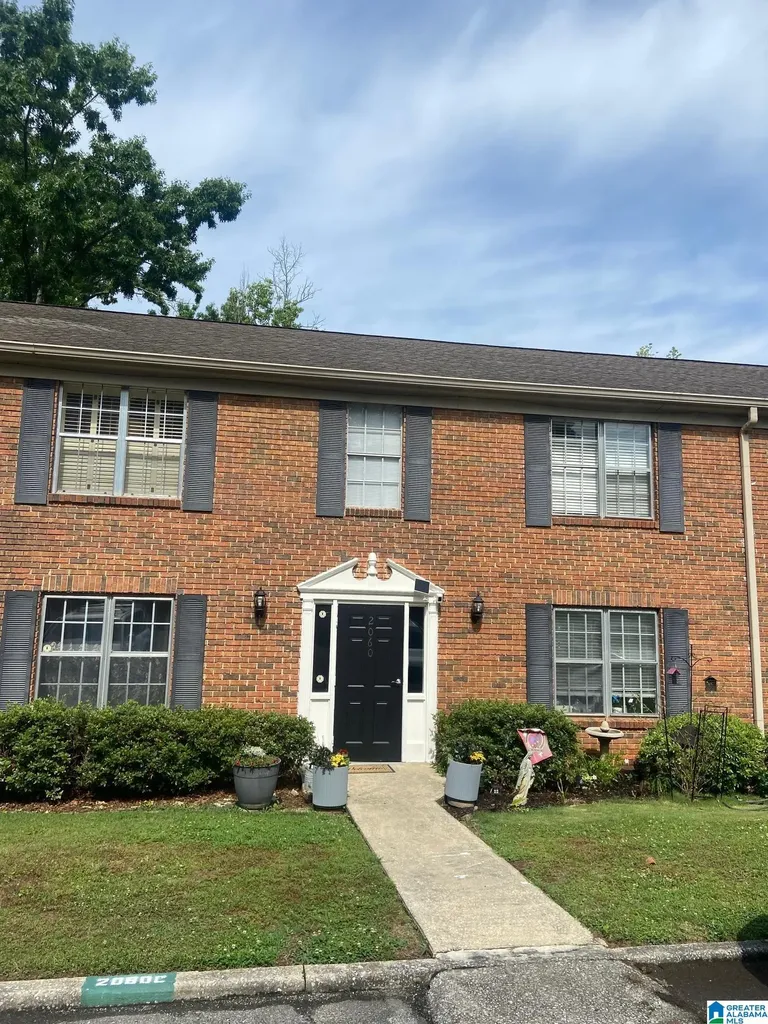 2060 Montreat Drive Vestavia Hills AL 35216