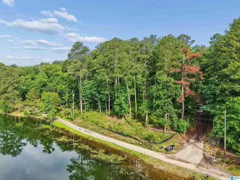 526 Cahaba Springs Drive Trussville AL 35173