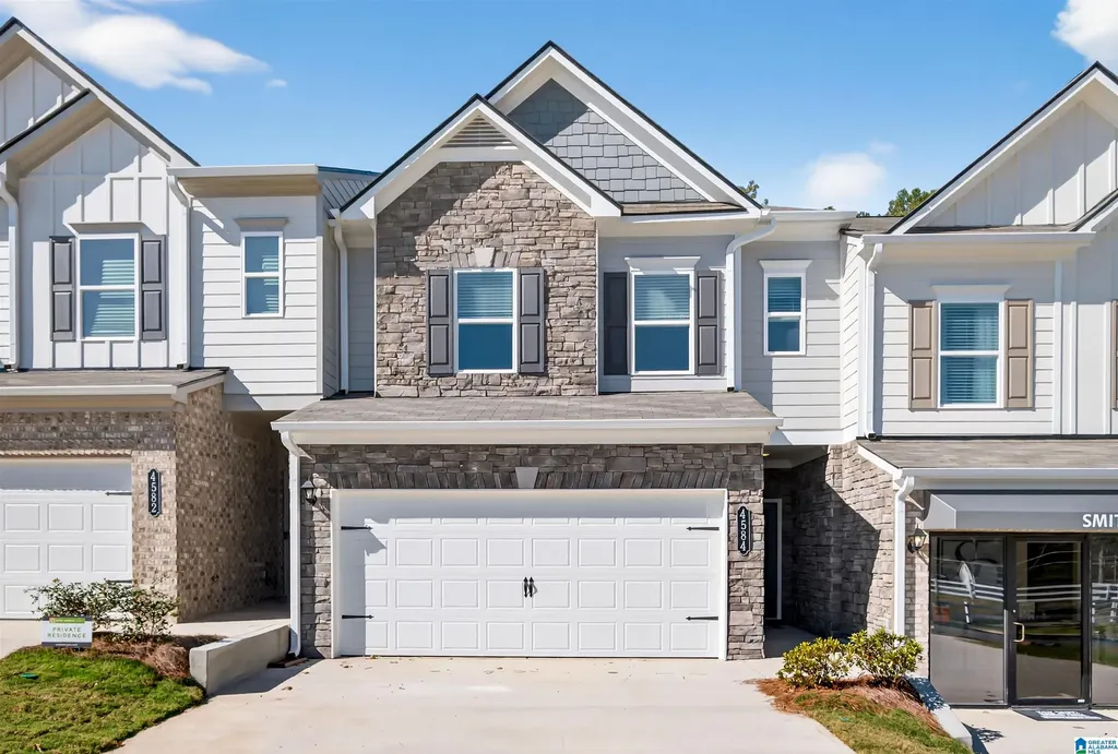 4533 Village Springs Square Fultondale AL 35068