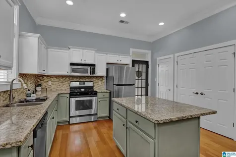 6363 N Clubview Circle Bessemer AL 35022