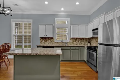 6363 N Clubview Circle Bessemer AL 35022