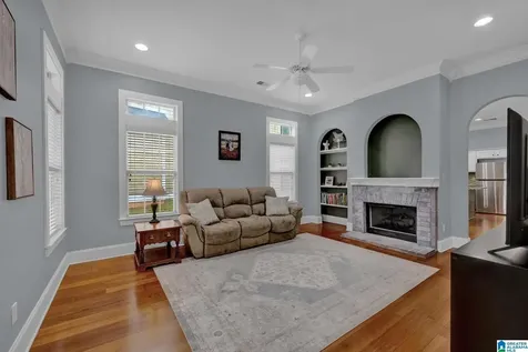 6363 N Clubview Circle Bessemer AL 35022
