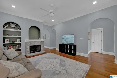 6363 N Clubview Circle Bessemer AL 35022