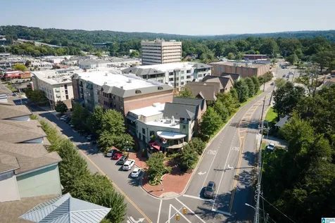 200 Hallman Hill E Homewood AL 35209