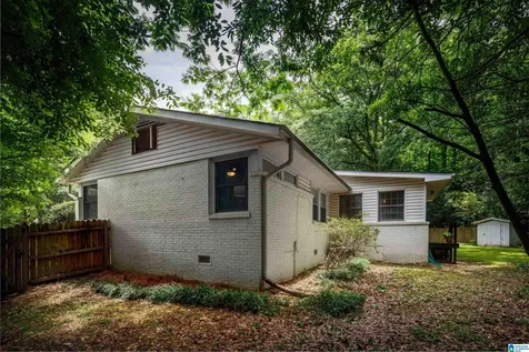 660 Bourbon Circle Birmingham AL 35213