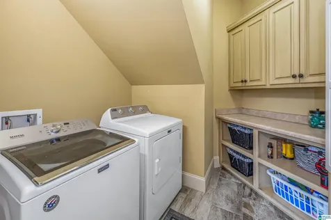 221 River Oaks Drive Helena AL 35080