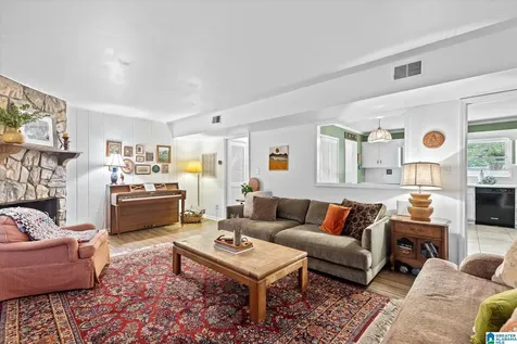 3264 Overton Manor Drive Vestavia Hills AL 35243