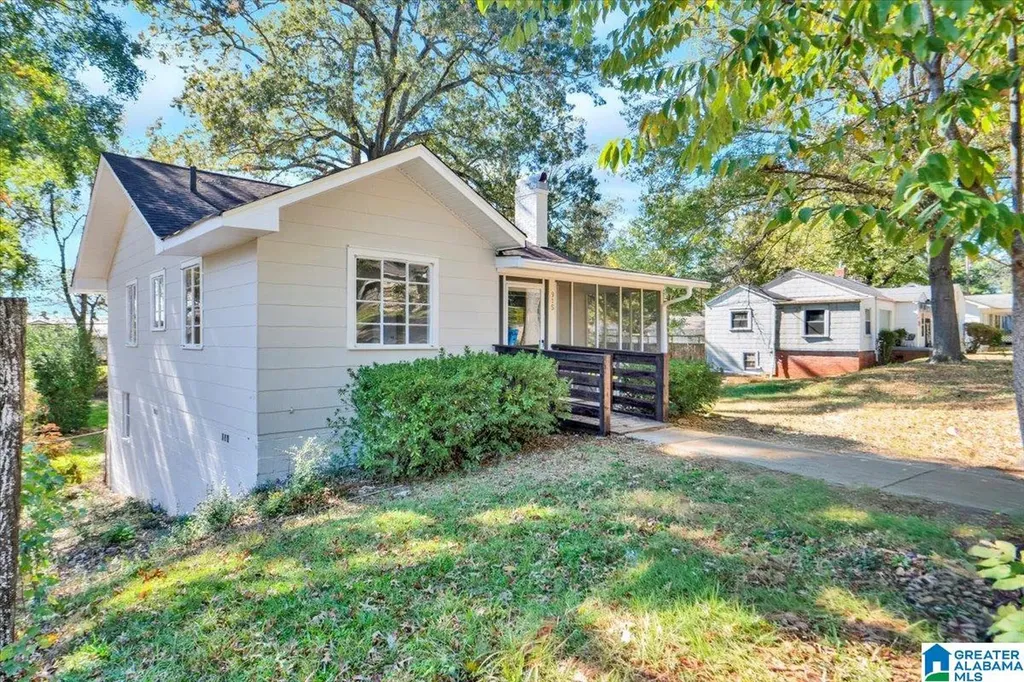 915 8th Avenue Midfield AL 35228