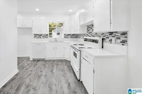 915 8th Avenue Midfield AL 35228