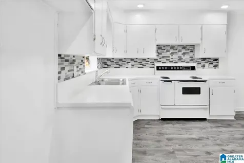 915 8th Avenue Midfield AL 35228
