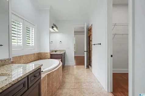1559 Pumphouse Court Vestavia Hills AL 35243