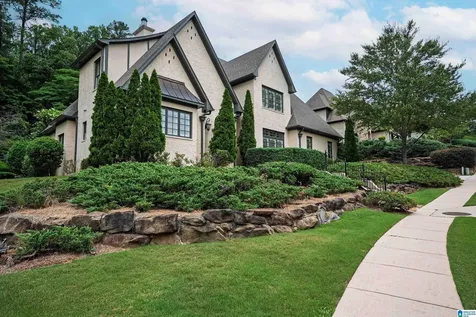 1559 Pumphouse Court Vestavia Hills AL 35243