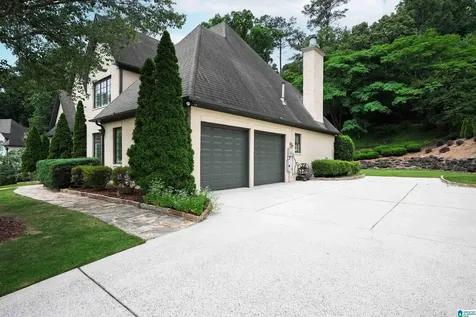 1559 Pumphouse Court Vestavia Hills AL 35243