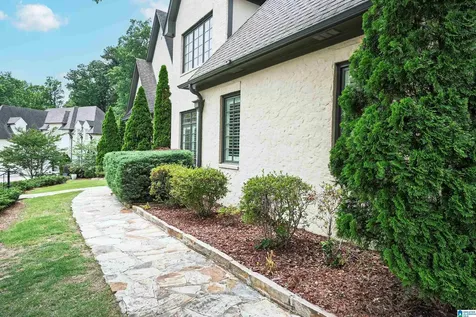 1559 Pumphouse Court Vestavia Hills AL 35243