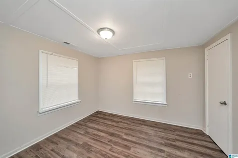 27 1st Street NE Graysville AL 35073