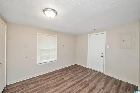 27 1st Street NE Graysville AL 35073