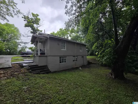 27 1st Street NE Graysville AL 35073