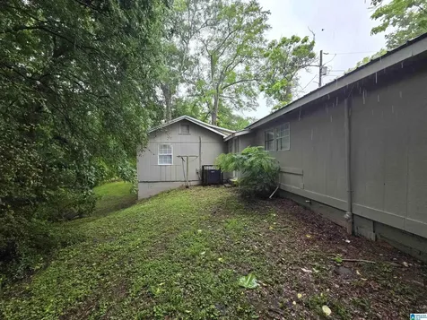 27 1st Street NE Graysville AL 35073