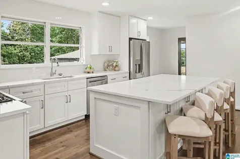 3160 Valley Park Drive Vestavia Hills AL 35243