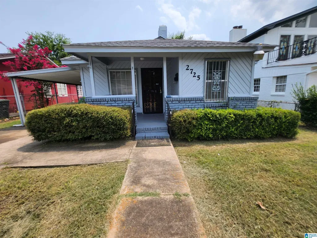 2725 Parklawn Avenue SW Birmingham AL 35211