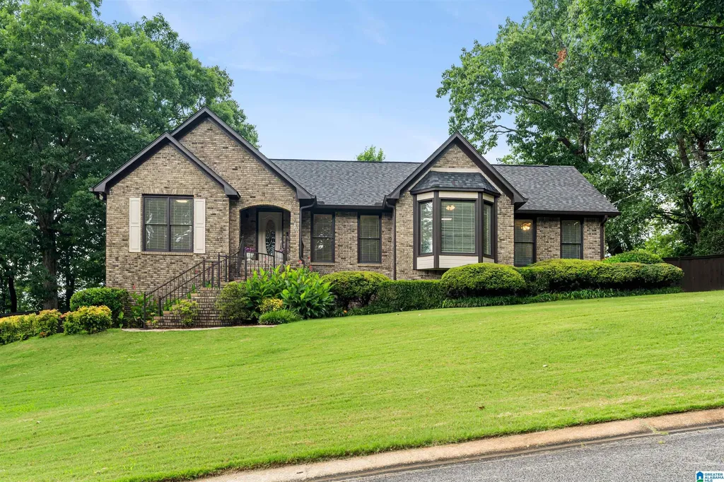 5785 Meadowview Drive Trussville AL 35173
