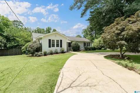4028 N Cahaba Drive Vestavia Hills AL 35243