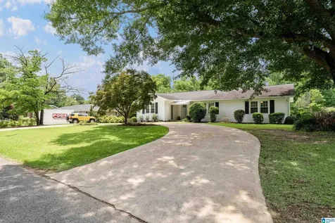 4028 N Cahaba Drive Vestavia Hills AL 35243