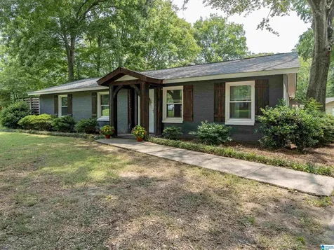 4032 Meadowview Circle Vestavia Hills AL 35243