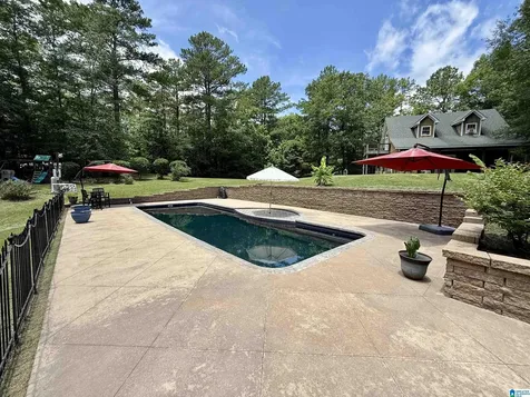 300 Twelve Oaks Circle Chelsea AL 35043