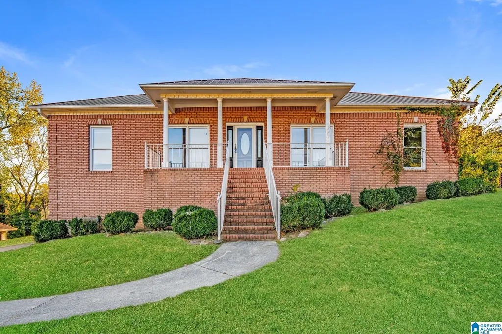 1213 Brook Circle NW Birmingham AL 35215