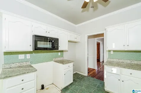 1213 Brook Circle NW Birmingham AL 35215